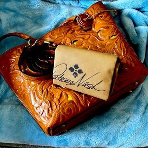 Patricia Nash gold brown leather shoulder bag embossed leather w/gold underlay.